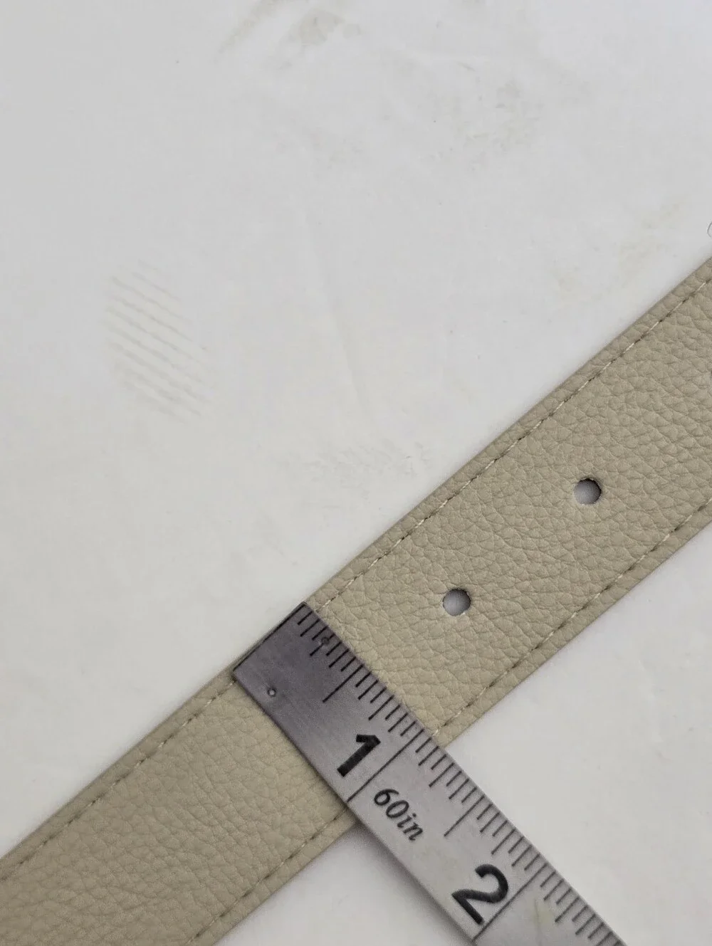 STEVE MADDEN size XL Faux Leather Fashion Logo‎ Belt Cream